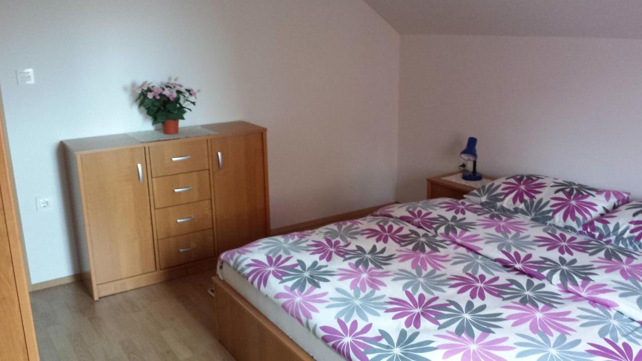 Bizeljsko Apartment House Sumrak מראה חיצוני תמונה